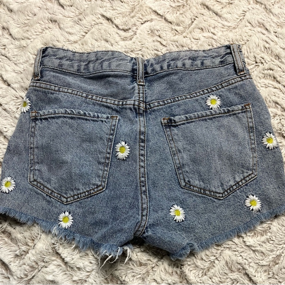 SONG  High Rise Embroidered Denim Shorts Boho Summer Beach 
Size 3/26 - Picture 2 of 5